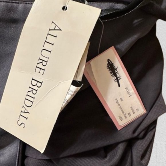 Deep Illusion Neckline A line skirt Bridesmaid Dress - Picture 15 of 16